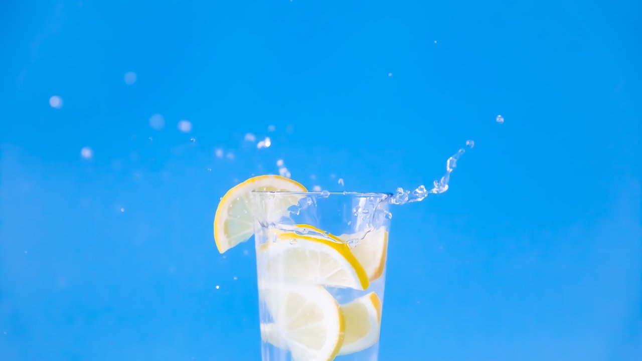 Limon Suyunun Bilinmeyen Mucizesi! 5 Gün Boyunca İçilirse Ne Oluyor?